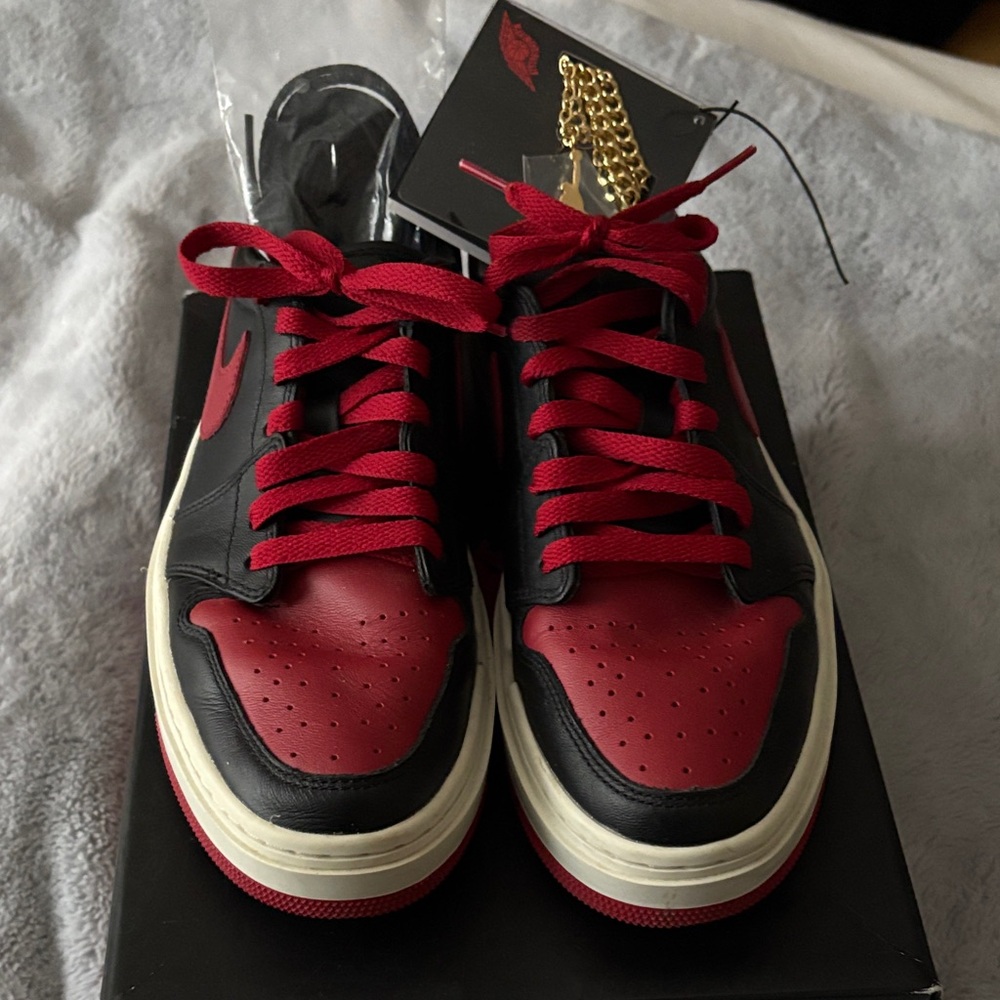 EUC Women’s Air Jordan 1 Elevate Low SE in Bred Size 9